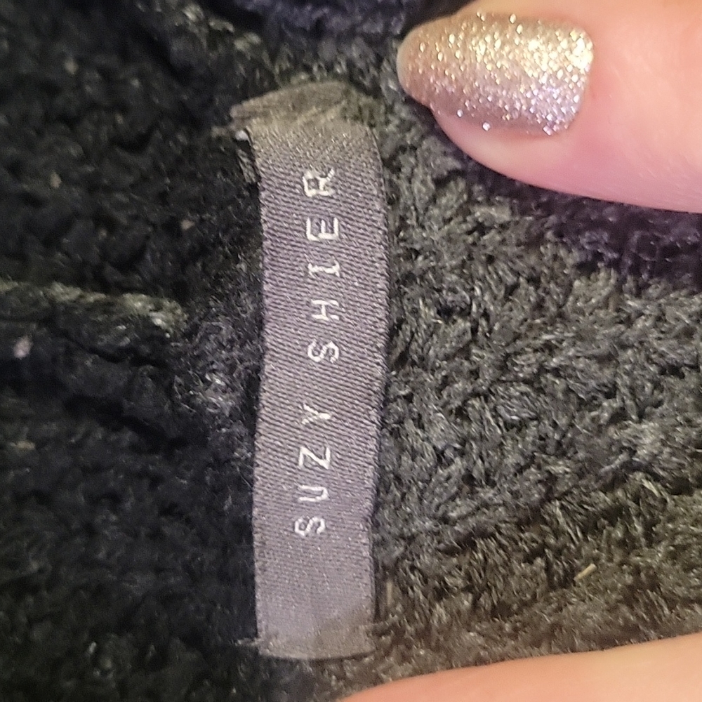 Sweater - Picture 2 of 3